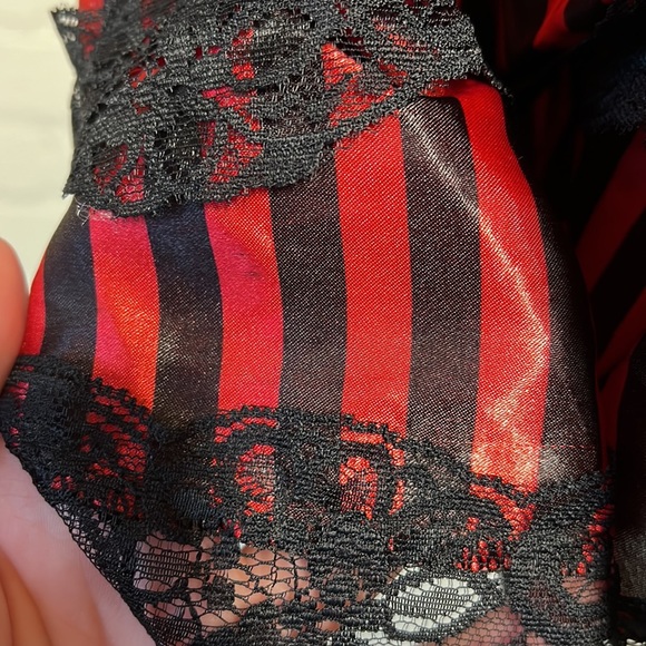 Lace Trimmed Satin Like Striped Bustle Skirt - Picture 5 of 14